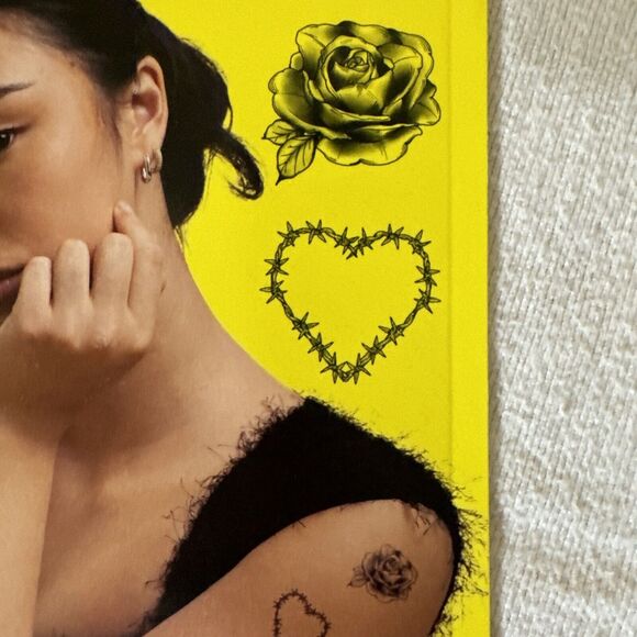 Inkbox Temporary Tattoos, Travis Barker, Barbed Wire Heart, Rose - Picture 4 of 4